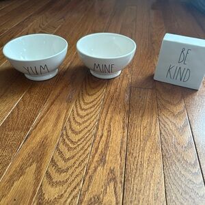 Rae Dunn Artisan Collection Bowl x 2 and Desk Plague